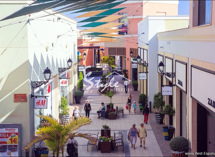 Resale - Apartment - Orihuela Costa  - Villamartin