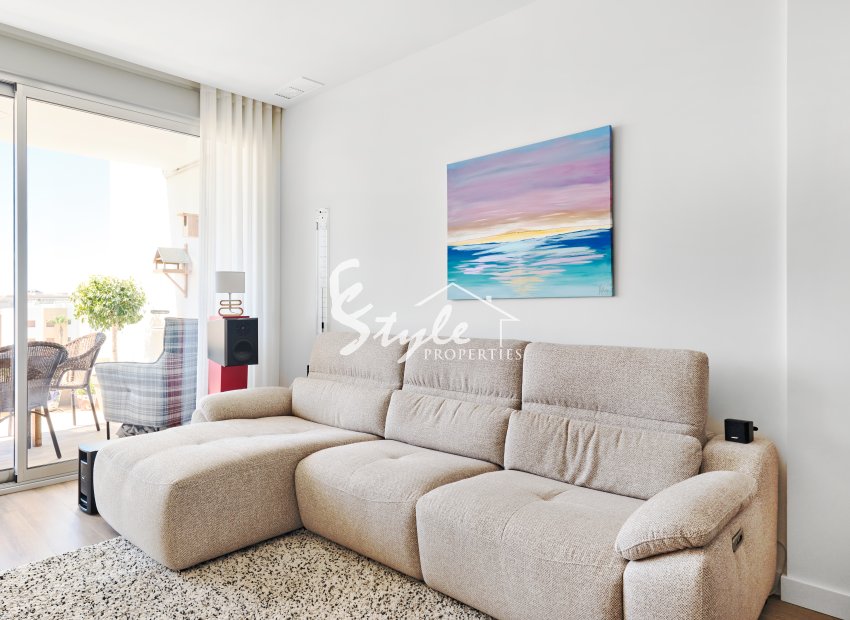 Resale - Apartment - Orihuela Costa  - Villamartin