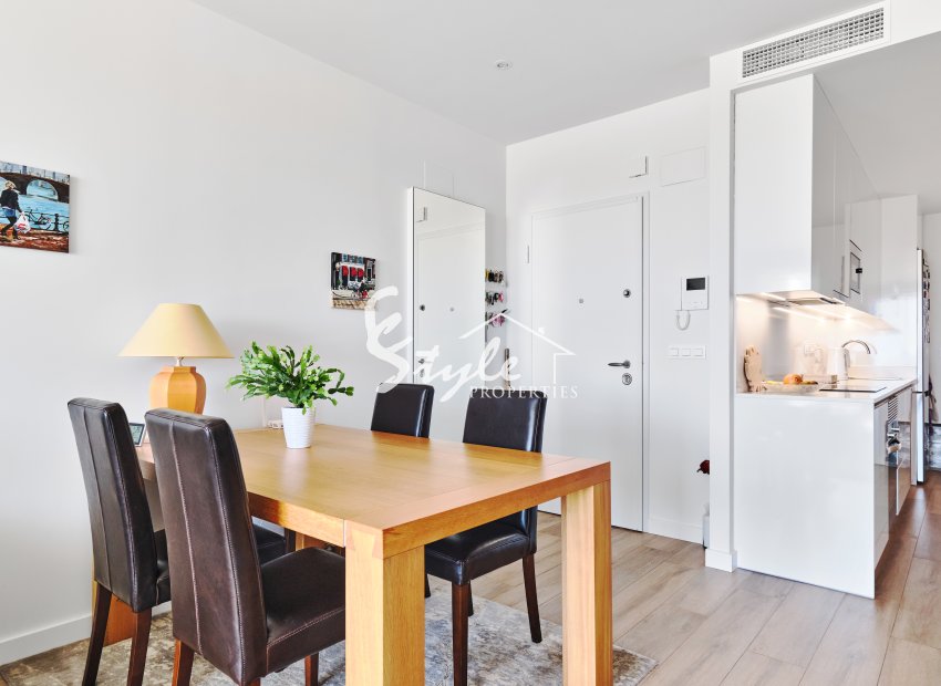 Resale - Apartment - Orihuela Costa  - Villamartin