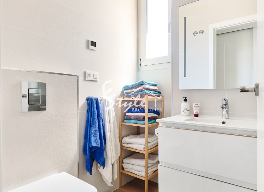 Resale - Apartment - Orihuela Costa  - Villamartin