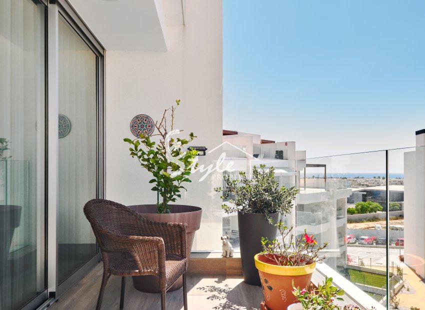 Resale - Apartment - Orihuela Costa  - Villamartin