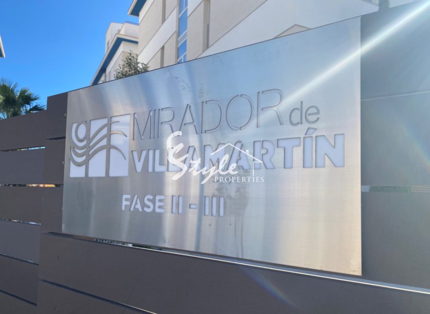 Resale - Apartment - Orihuela Costa  - Villamartin