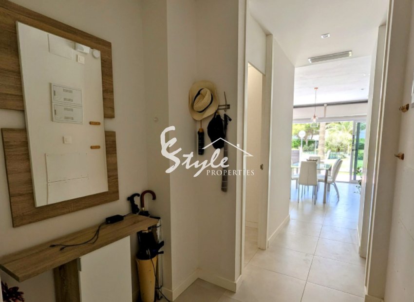 Resale - Apartment - Orihuela Costa  - Villamartin