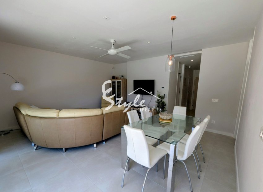 Resale - Apartment - Orihuela Costa  - Villamartin