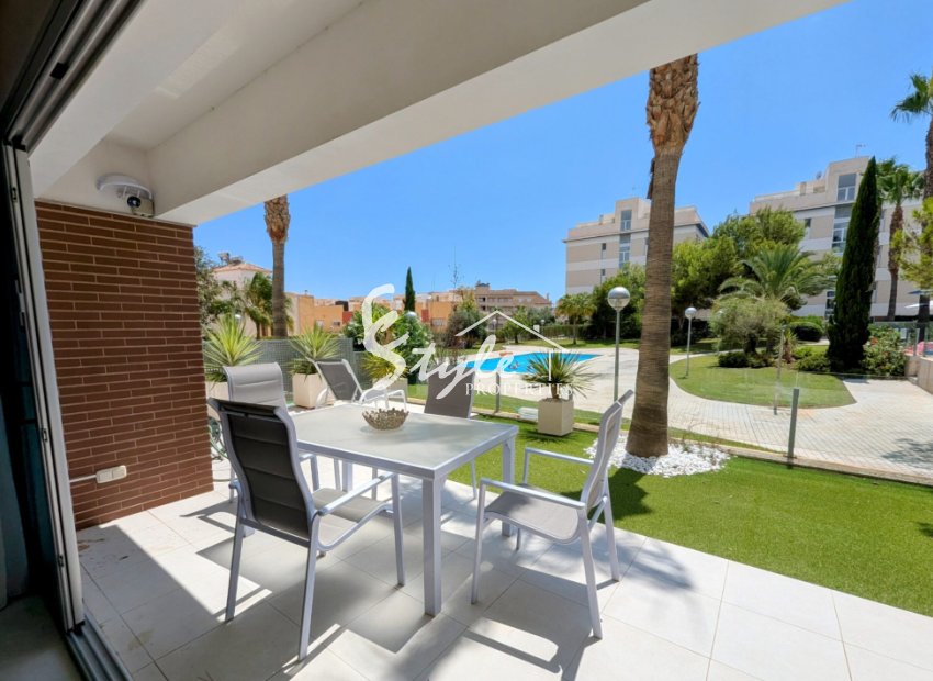 Resale - Apartment - Orihuela Costa  - Villamartin