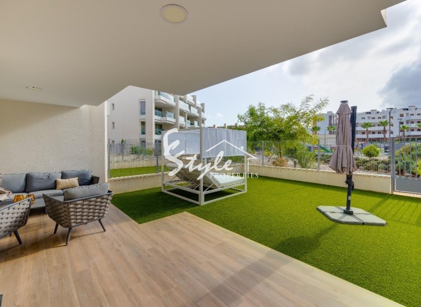 Resale - Apartment - Orihuela Costa  - Villamartin