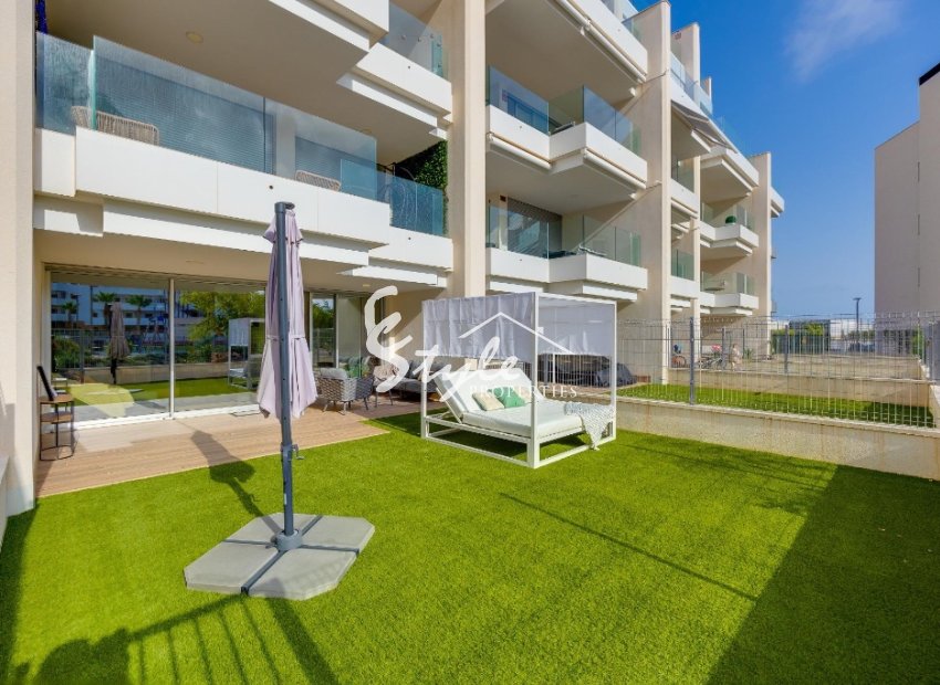 Resale - Apartment - Orihuela Costa  - Villamartin