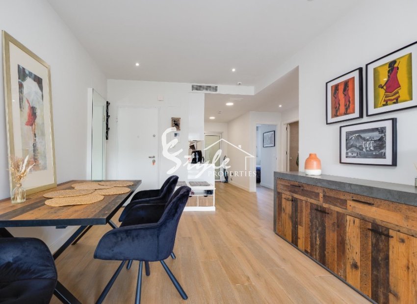 Resale - Apartment - Orihuela Costa  - Villamartin