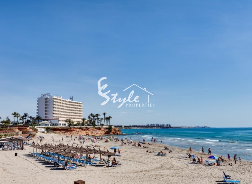 Resale - Apartment - Orihuela Costa  - Villamartin