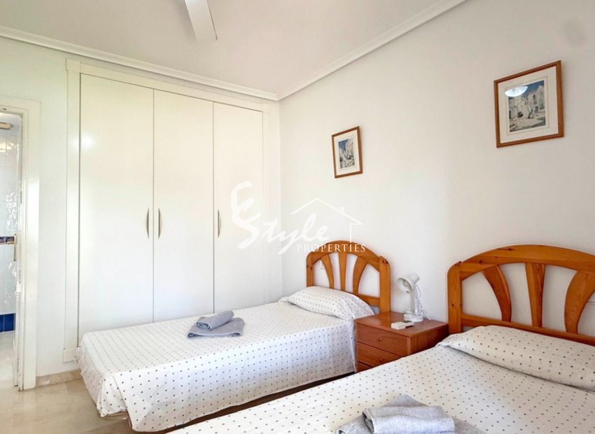 Resale - Apartment - Orihuela Costa  - Villamartin