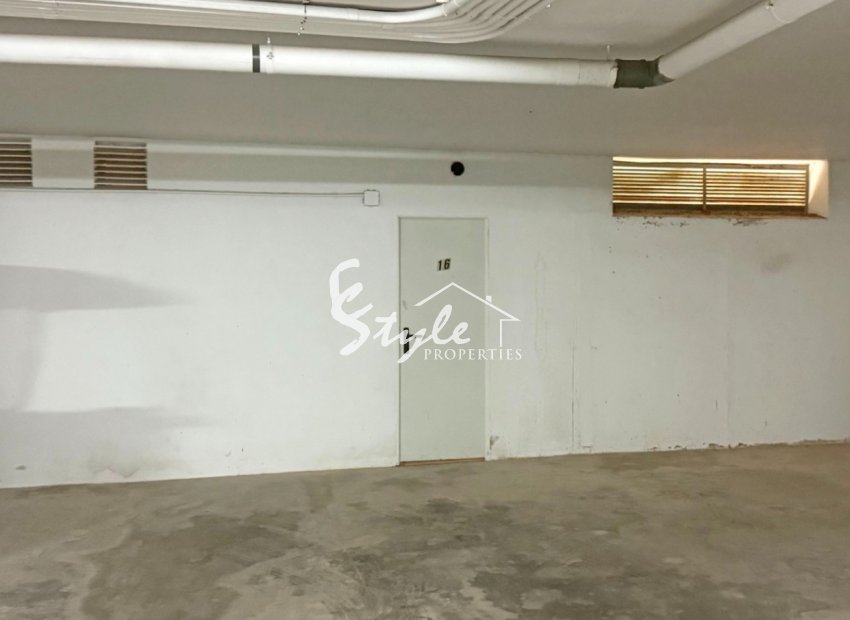 Resale - Apartment - Orihuela Costa  - Villamartin