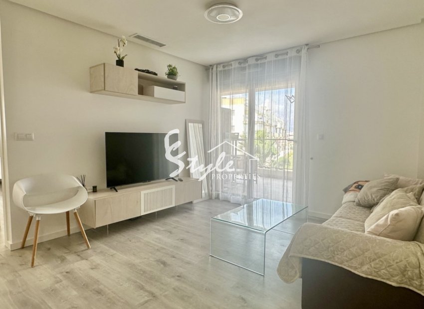Resale - Apartment - Orihuela Costa  - Villamartin