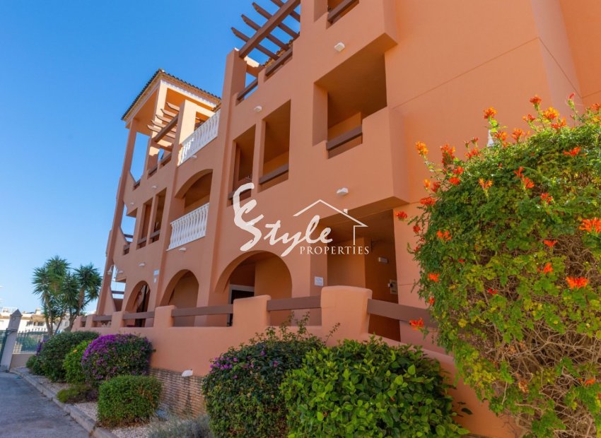 Resale - Apartment - Orihuela Costa  - Villamartin