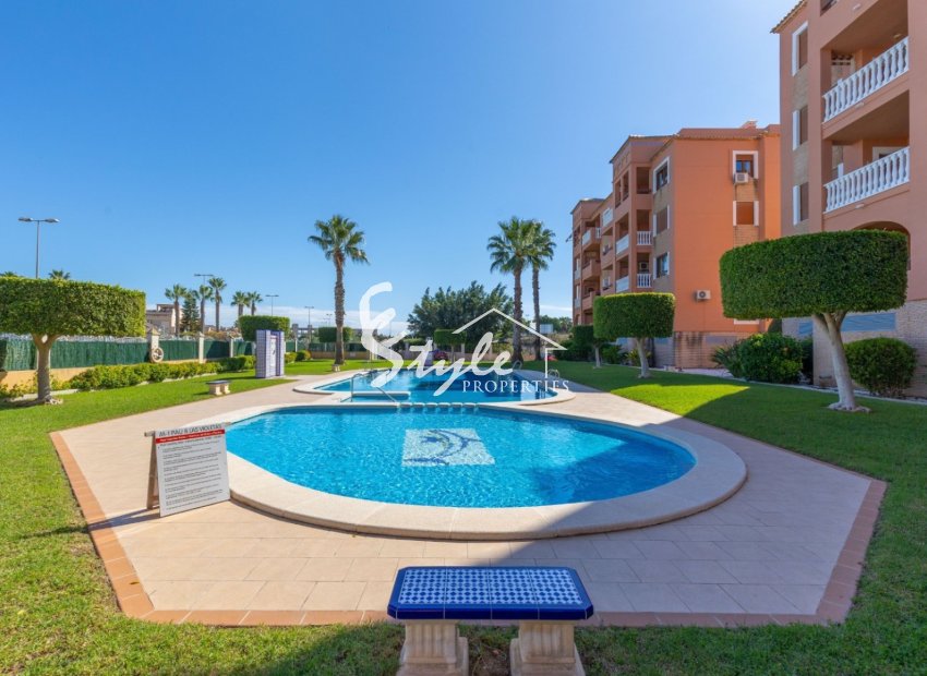 Resale - Apartment - Orihuela Costa  - Villamartin