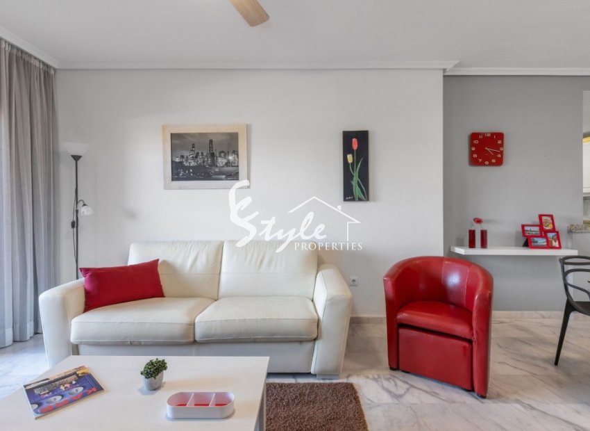 Resale - Apartment - Orihuela Costa  - Villamartin