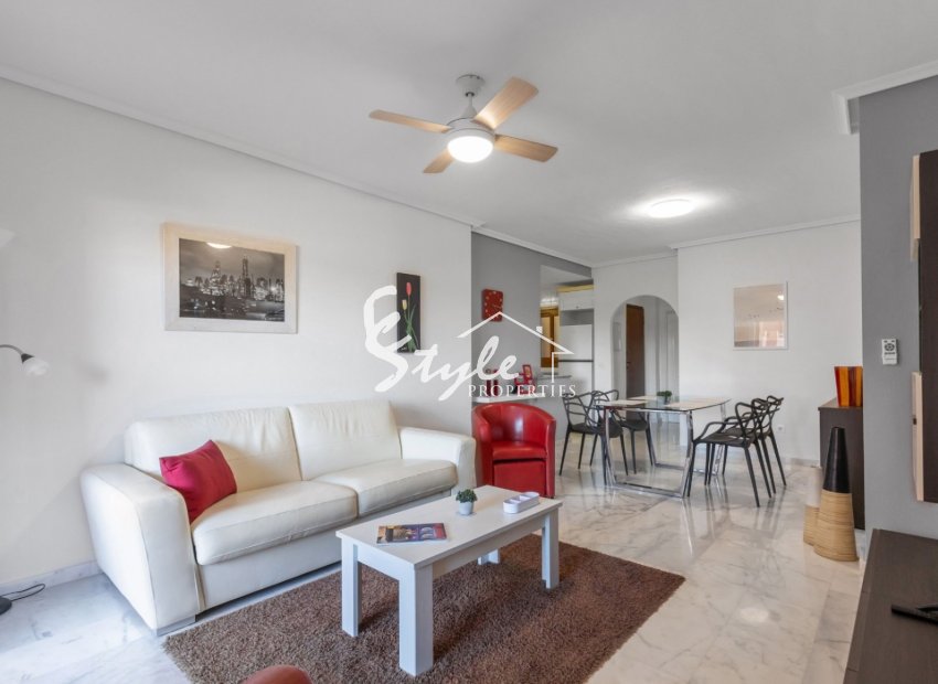 Resale - Apartment - Orihuela Costa  - Villamartin