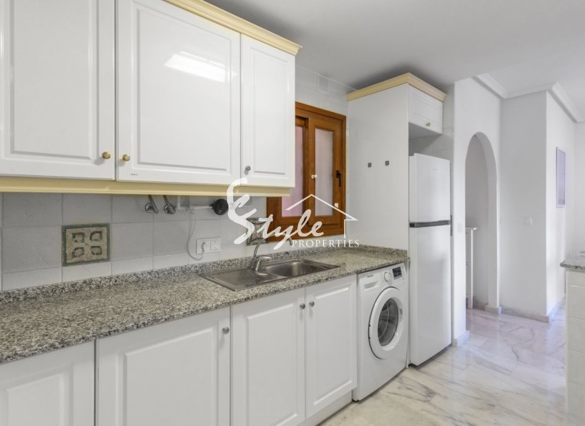 Resale - Apartment - Orihuela Costa  - Villamartin