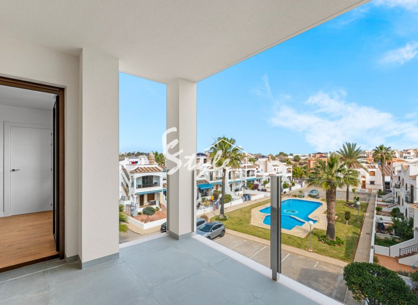 Resale - Apartment - Orihuela Costa  - Villamartin