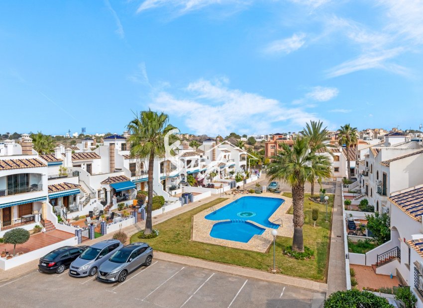 Resale - Apartment - Orihuela Costa  - Villamartin