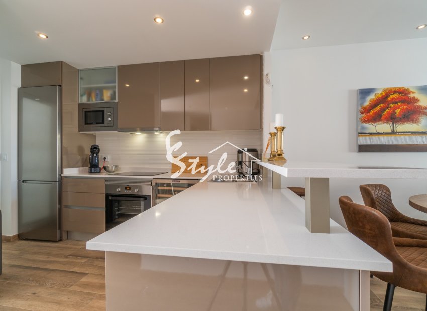 Resale - Apartment - Orihuela Costa  - Villamartin