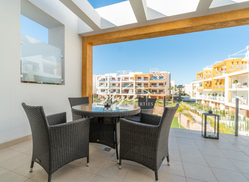 Resale - Apartment - Orihuela Costa  - Villamartin