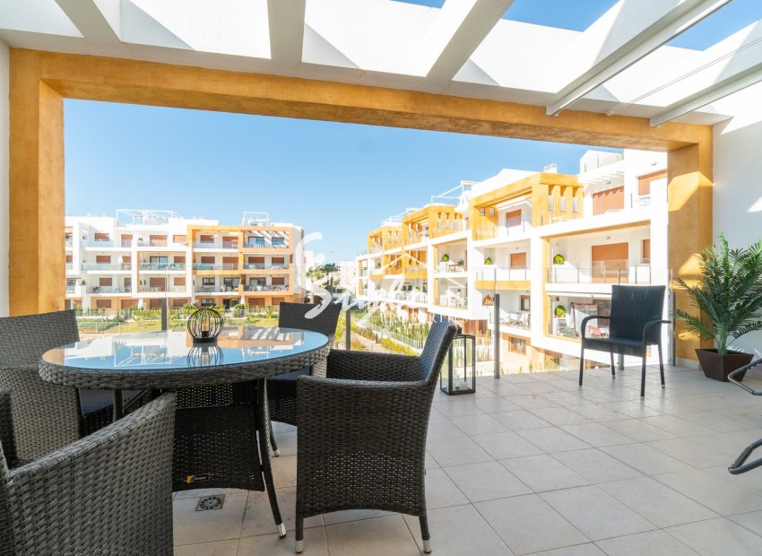 Resale - Apartment - Orihuela Costa  - Villamartin