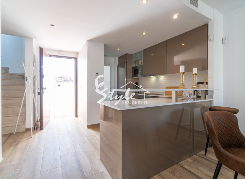 Resale - Apartment - Orihuela Costa  - Villamartin