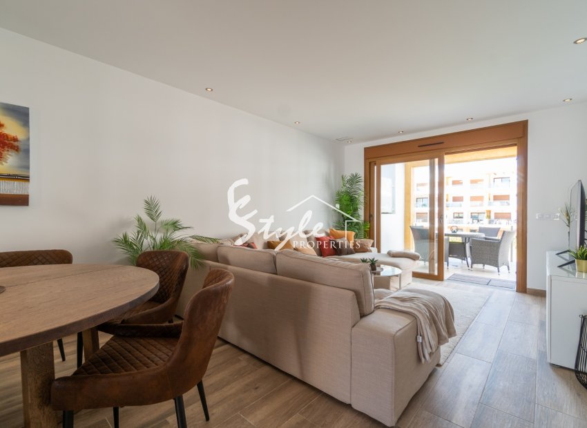 Resale - Apartment - Orihuela Costa  - Villamartin