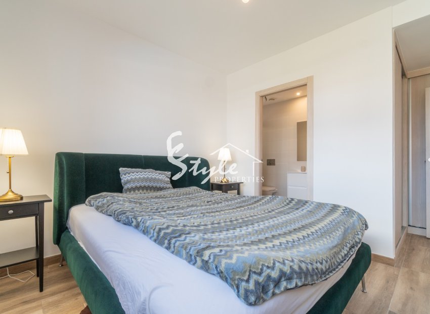 Resale - Apartment - Orihuela Costa  - Villamartin