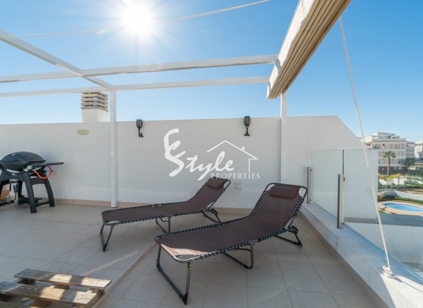 Resale - Apartment - Orihuela Costa  - Villamartin