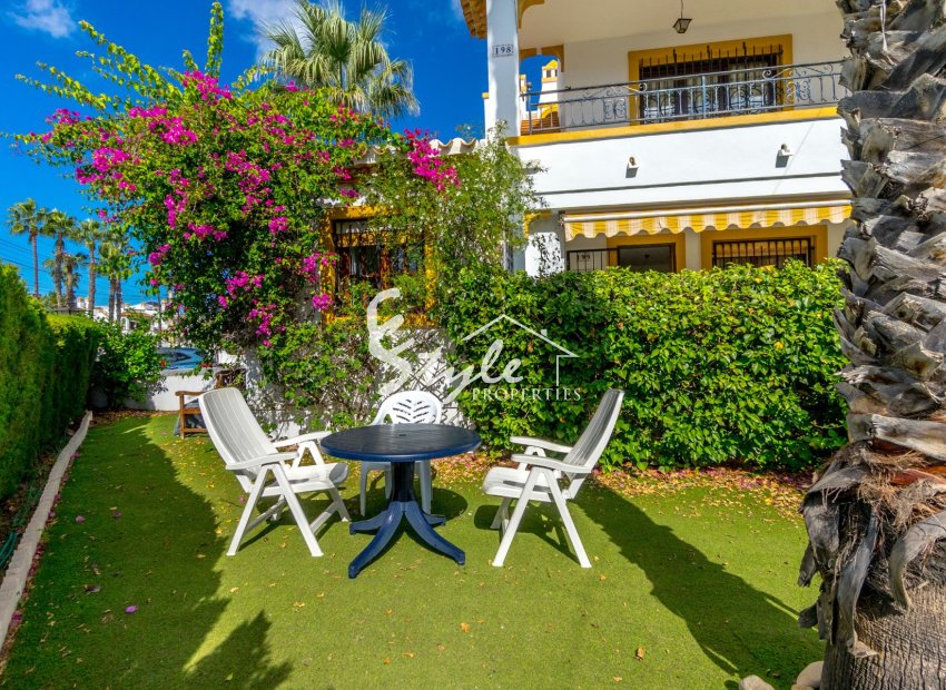 Resale - Apartment - Orihuela Costa  - Villamartin