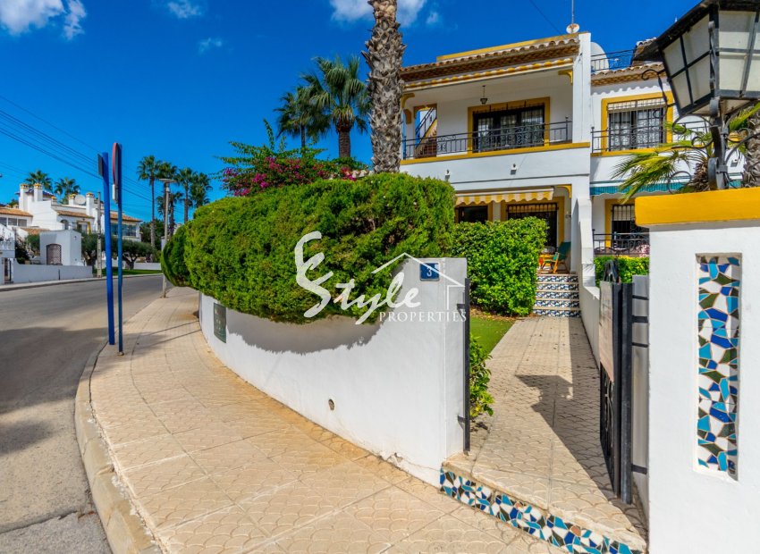 Resale - Apartment - Orihuela Costa  - Villamartin