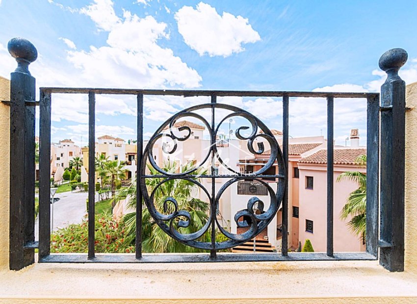 Resale - Apartment Penthouse - Punta Prima