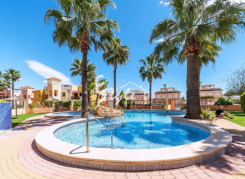 Resale - Apartment Penthouse - Punta Prima