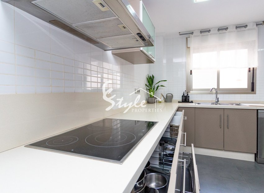 Resale - Apartment Penthouse - Torrevieja - Beach