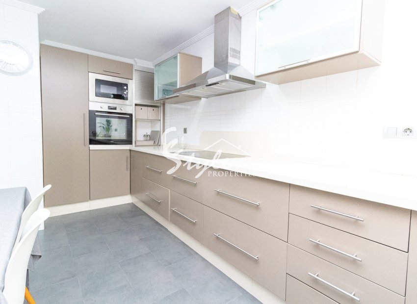 Resale - Apartment Penthouse - Torrevieja - Beach