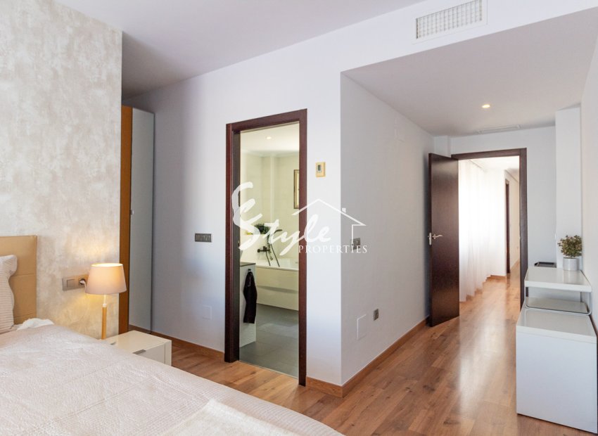 Resale - Apartment Penthouse - Torrevieja - Beach