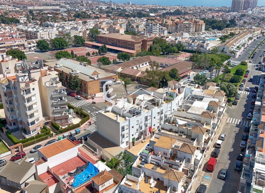 Resale - Apartment Penthouse - Torrevieja - Nueva Torrevieja
