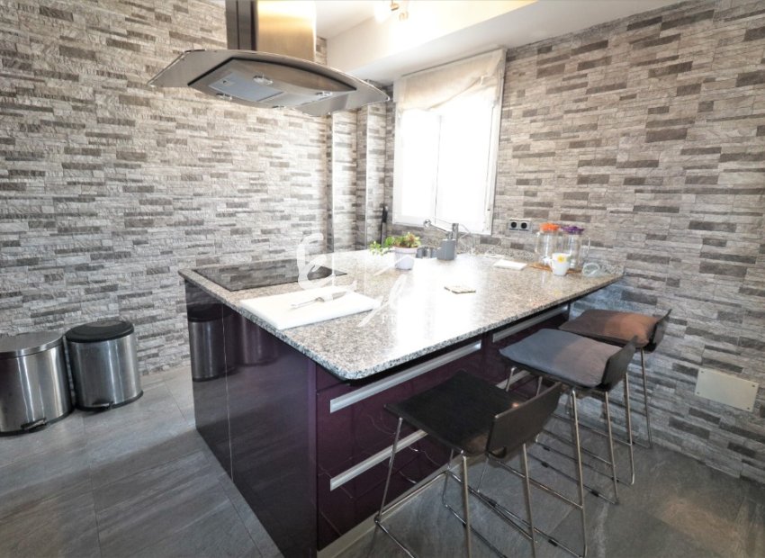 Resale - Apartment Penthouse - Torrevieja