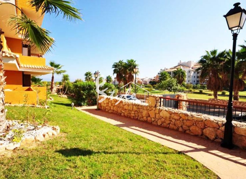 Resale - Apartment - Punta Prima - La Entrada