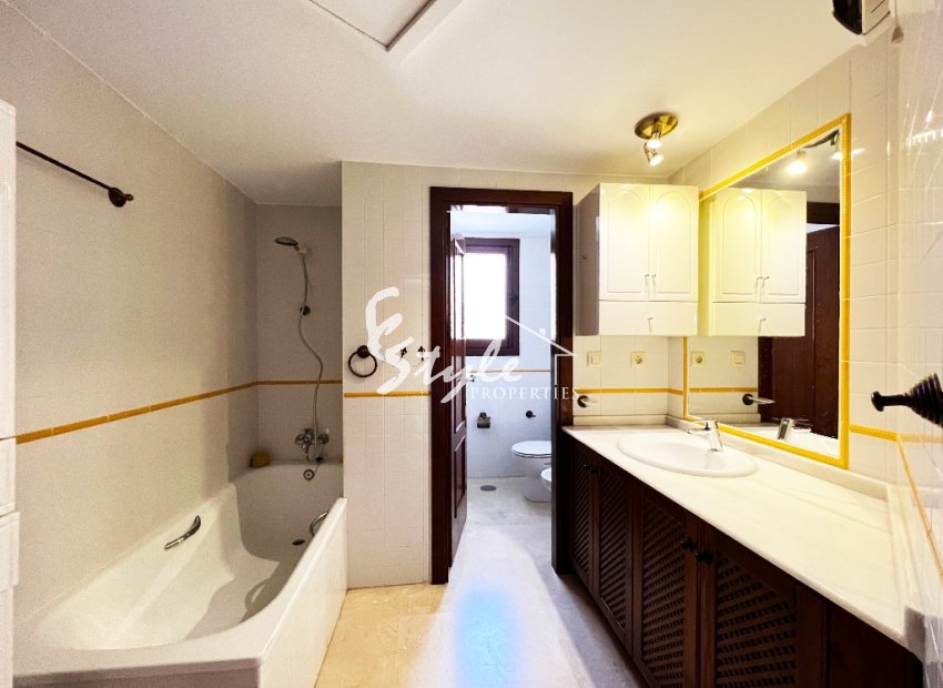 Resale - Apartment - Punta Prima