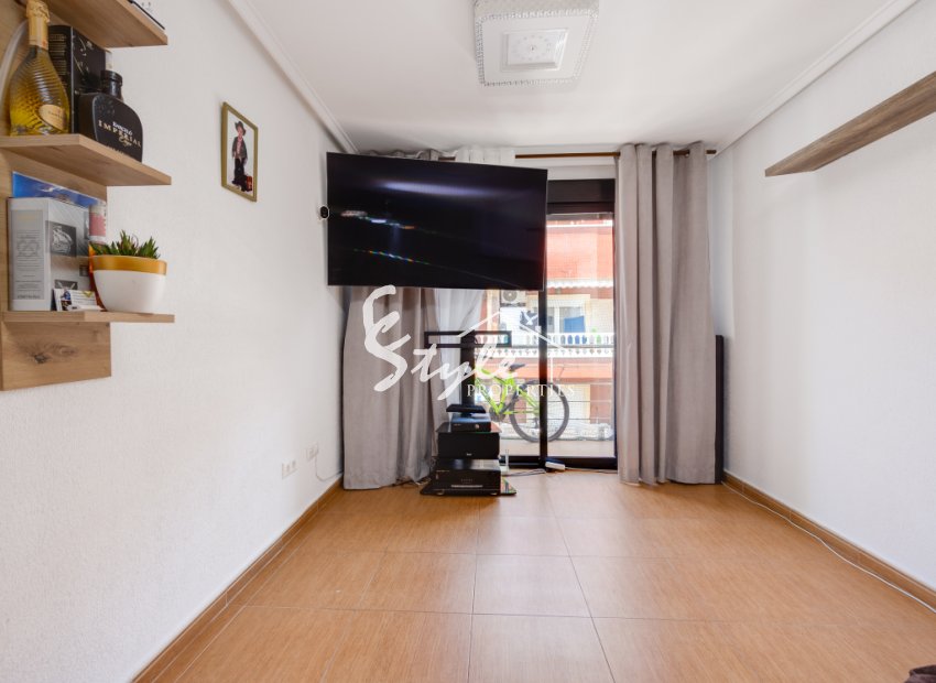 Resale - Apartment - Torrevieja - Calle Finlandia