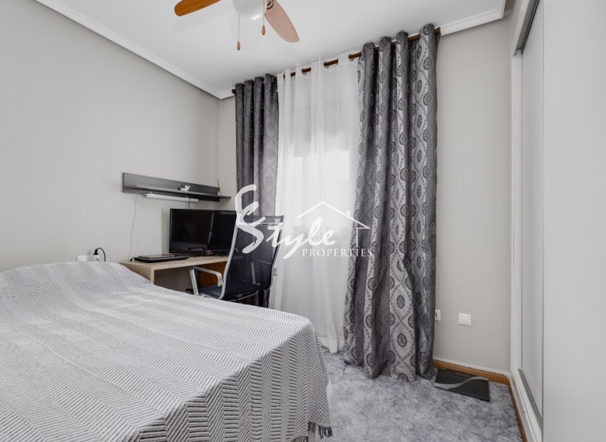 Resale - Apartment - Torrevieja - Calle Finlandia