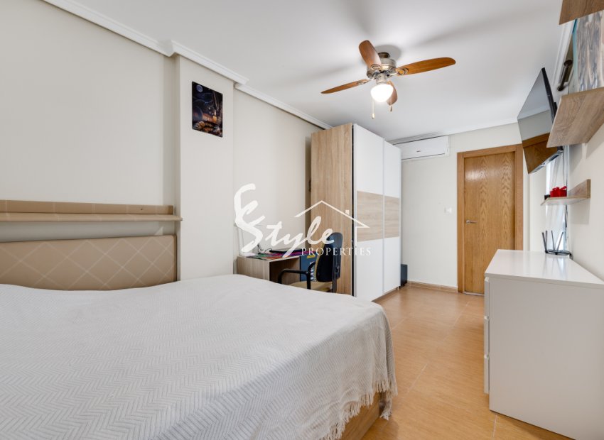 Resale - Apartment - Torrevieja - Calle Finlandia
