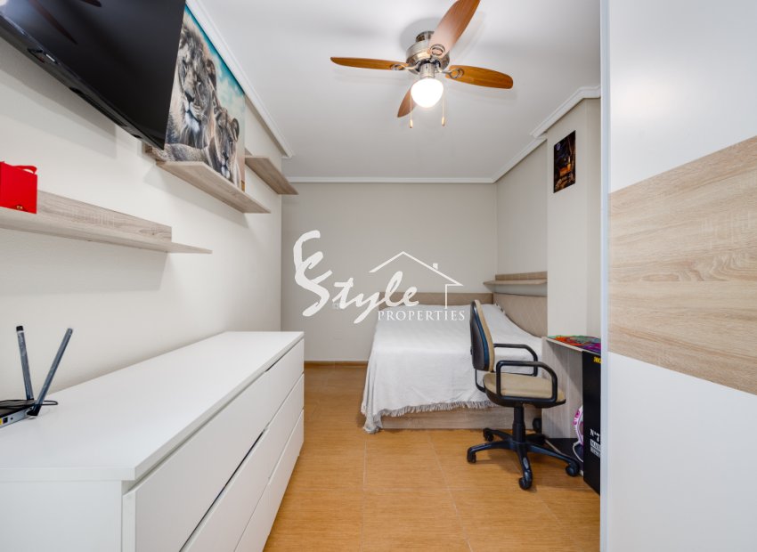 Resale - Apartment - Torrevieja - Calle Finlandia