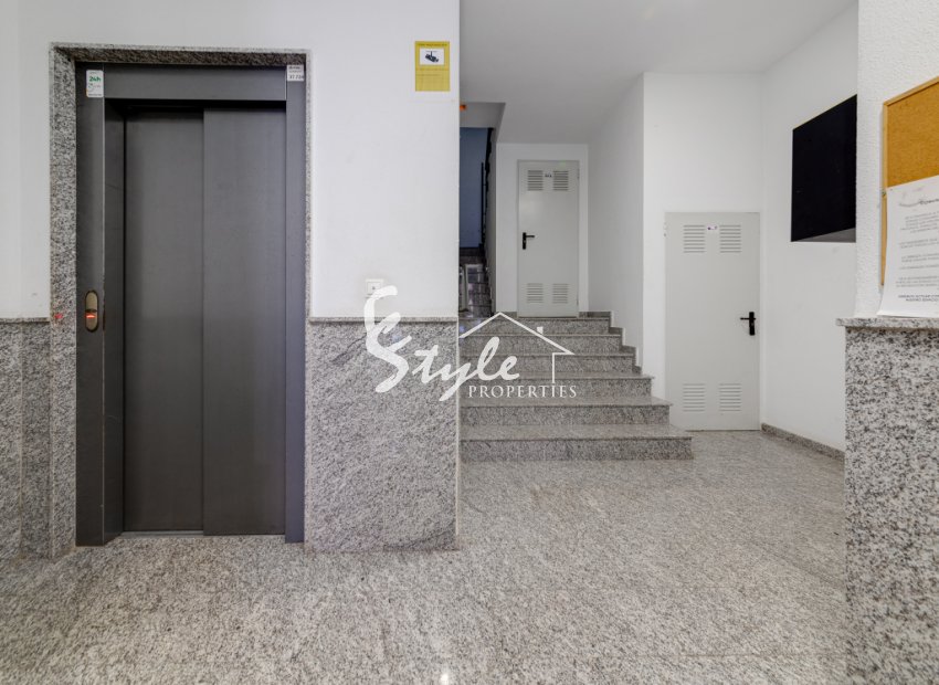 Resale - Apartment - Torrevieja - Calle Finlandia