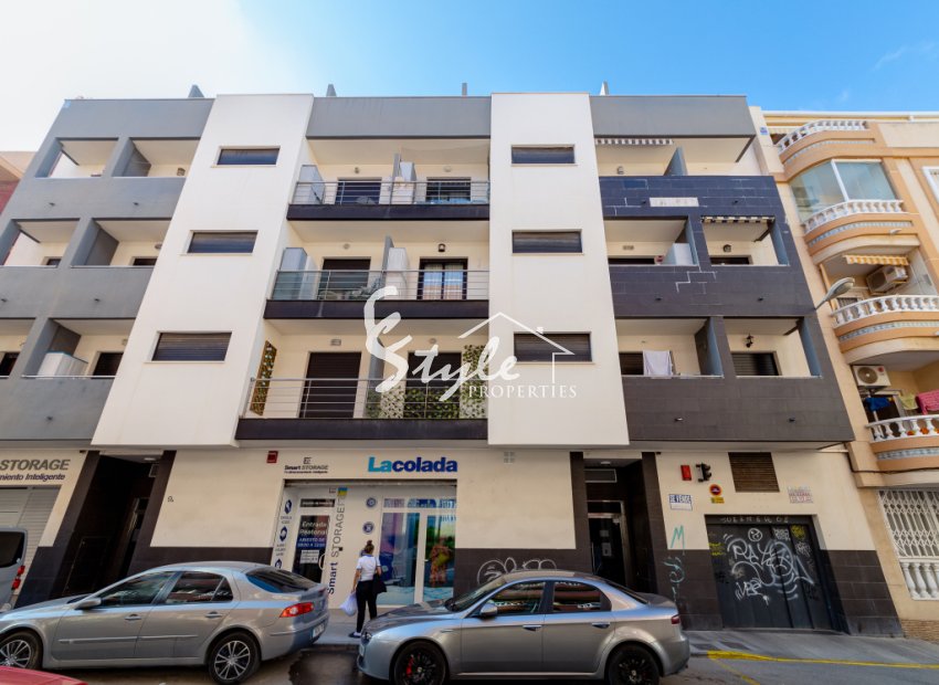 Resale - Apartment - Torrevieja - Calle Finlandia