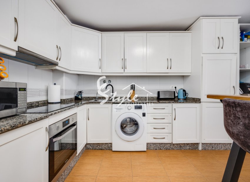 Resale - Apartment - Torrevieja - Calle Finlandia