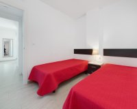 Resale - Apartment - Torrevieja - calle Puerto Romano