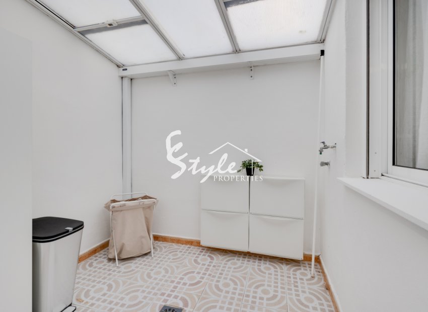 Resale - Apartment - Torrevieja - calle VICTOR GARCIA VILLALGORDO